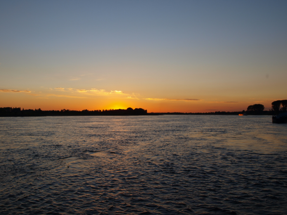 Abend am Rhein