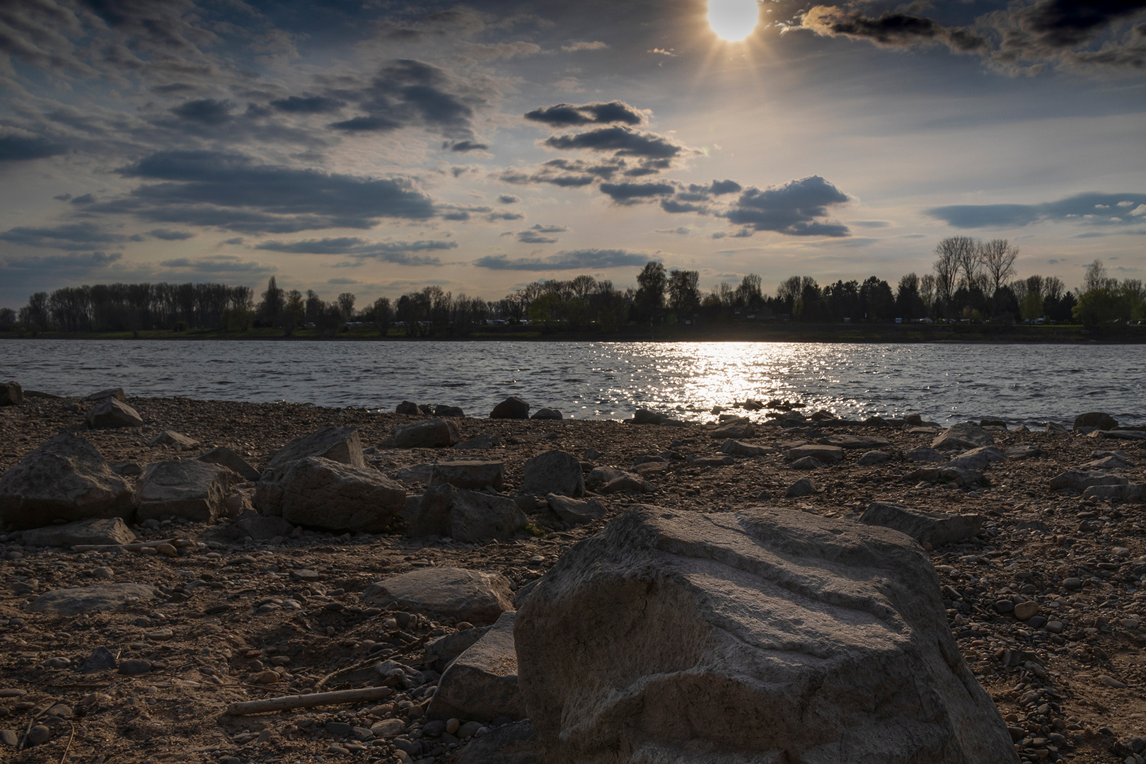 Abend am Rhein