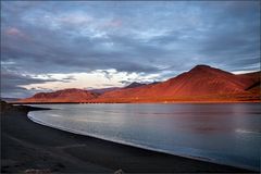 Abend am Strand von Borganes