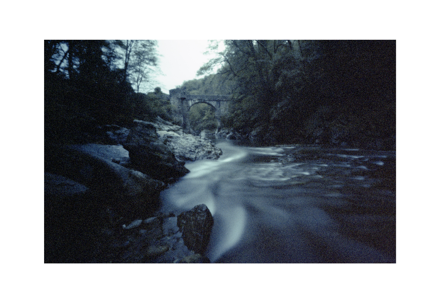 Abend an der Brücke