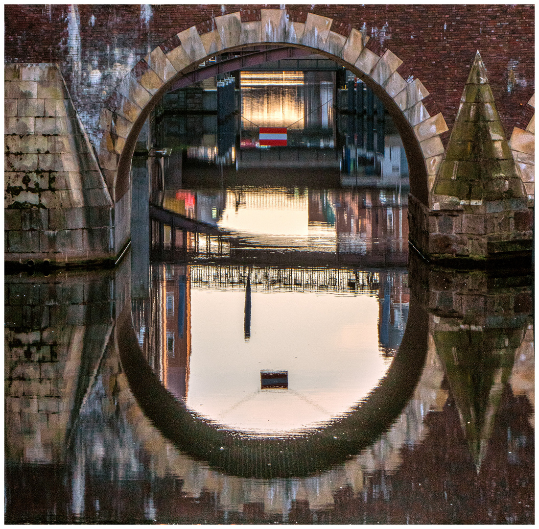 Abend an der Brücke