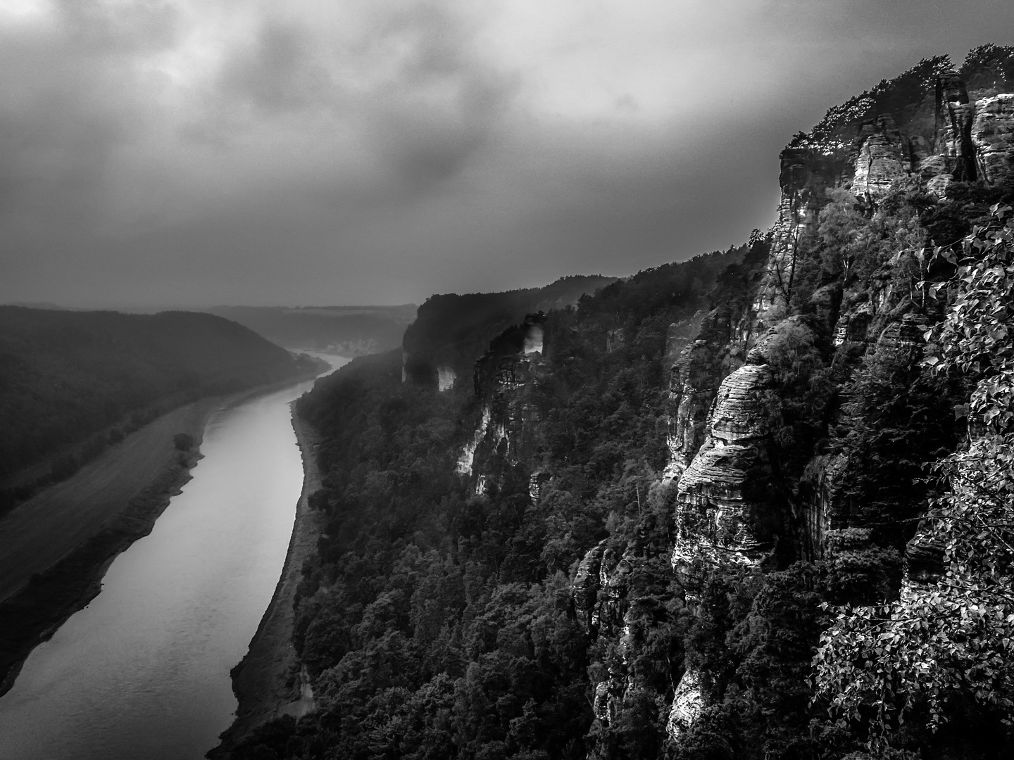 Abend an der Elbe 