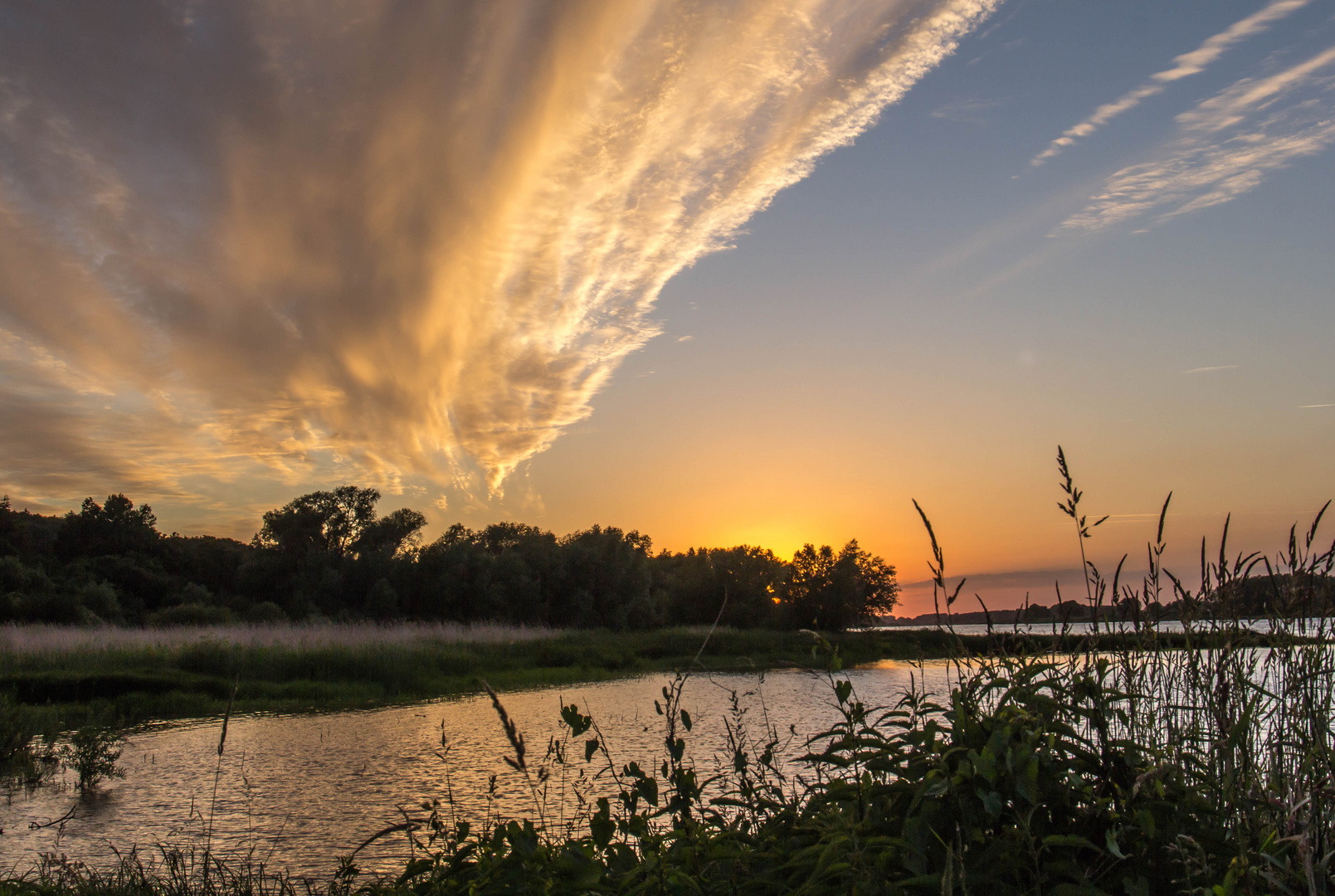 Abend an der Elbe