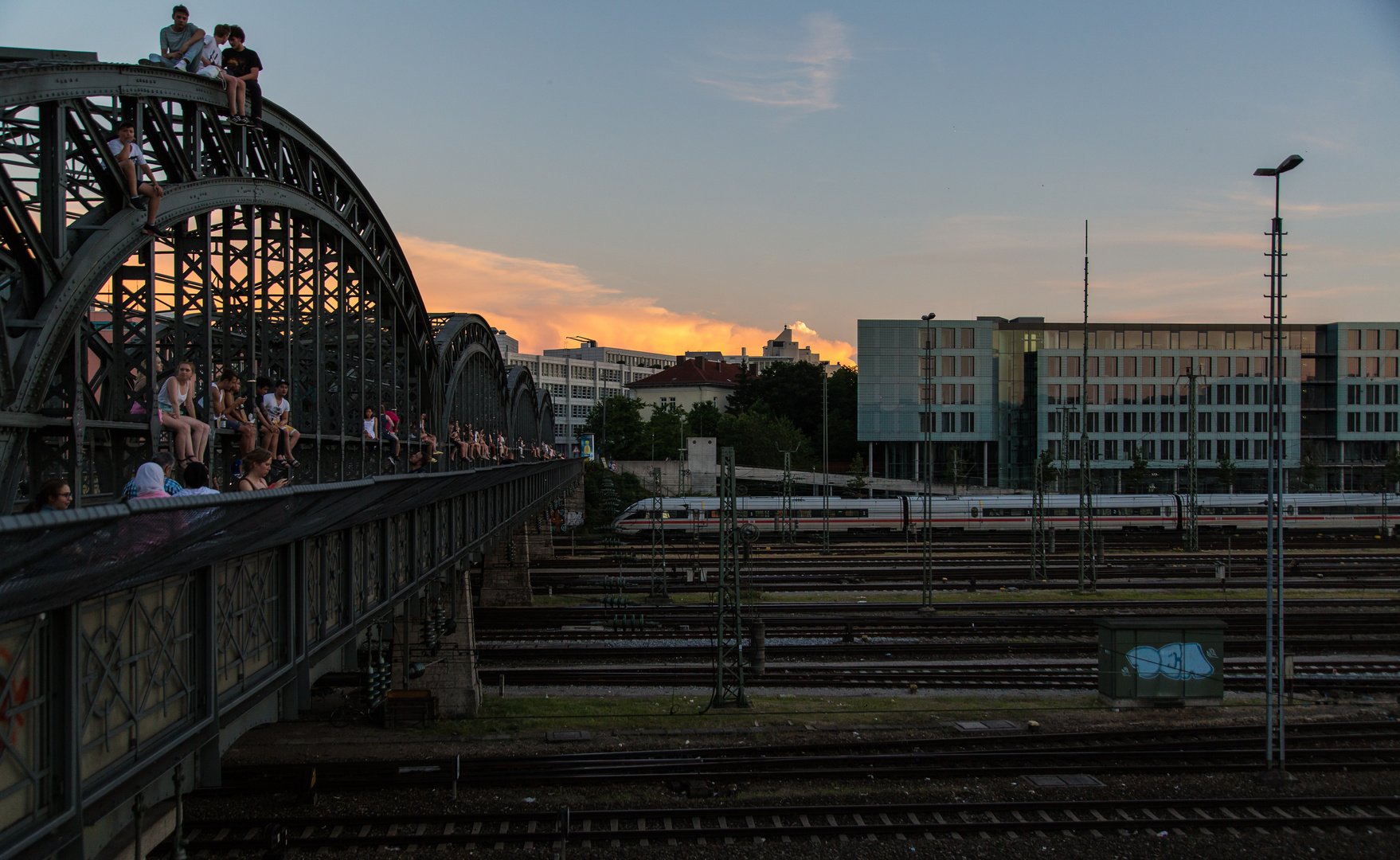 Abend an der Hackerbrücke