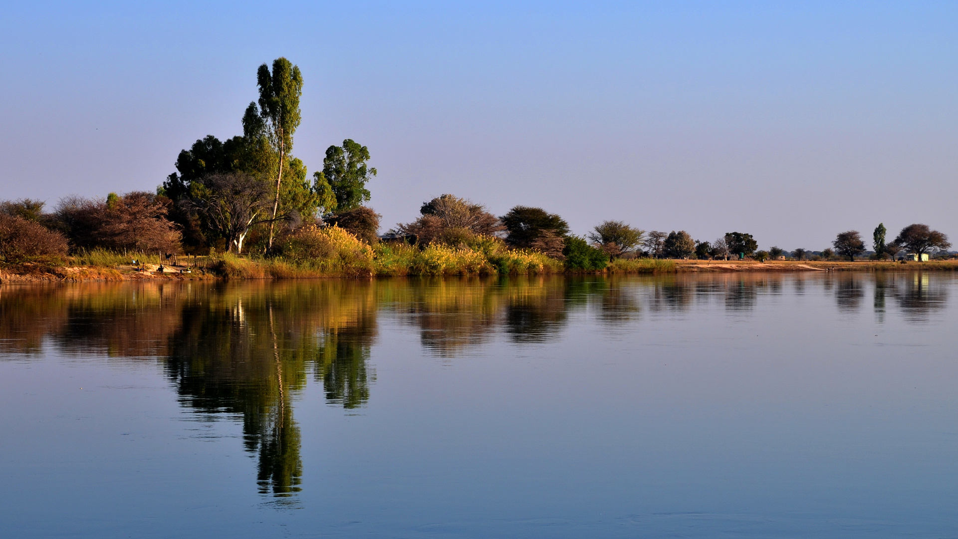 Abend auf dem Okavango