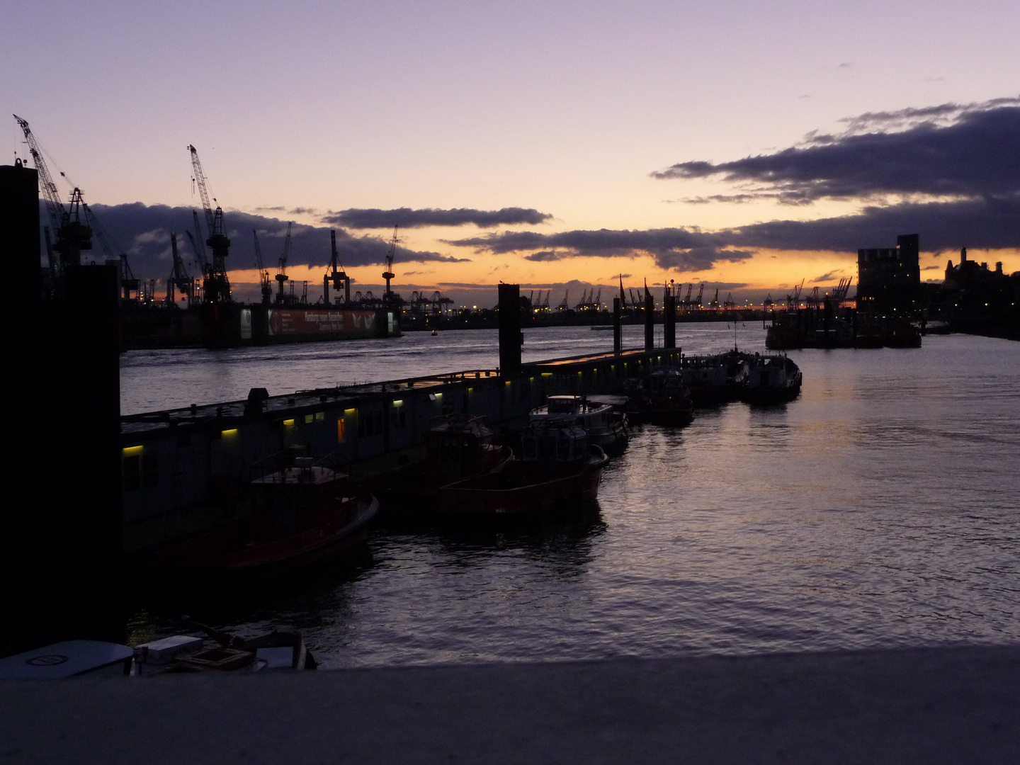 Abend im Hamburger Hafen