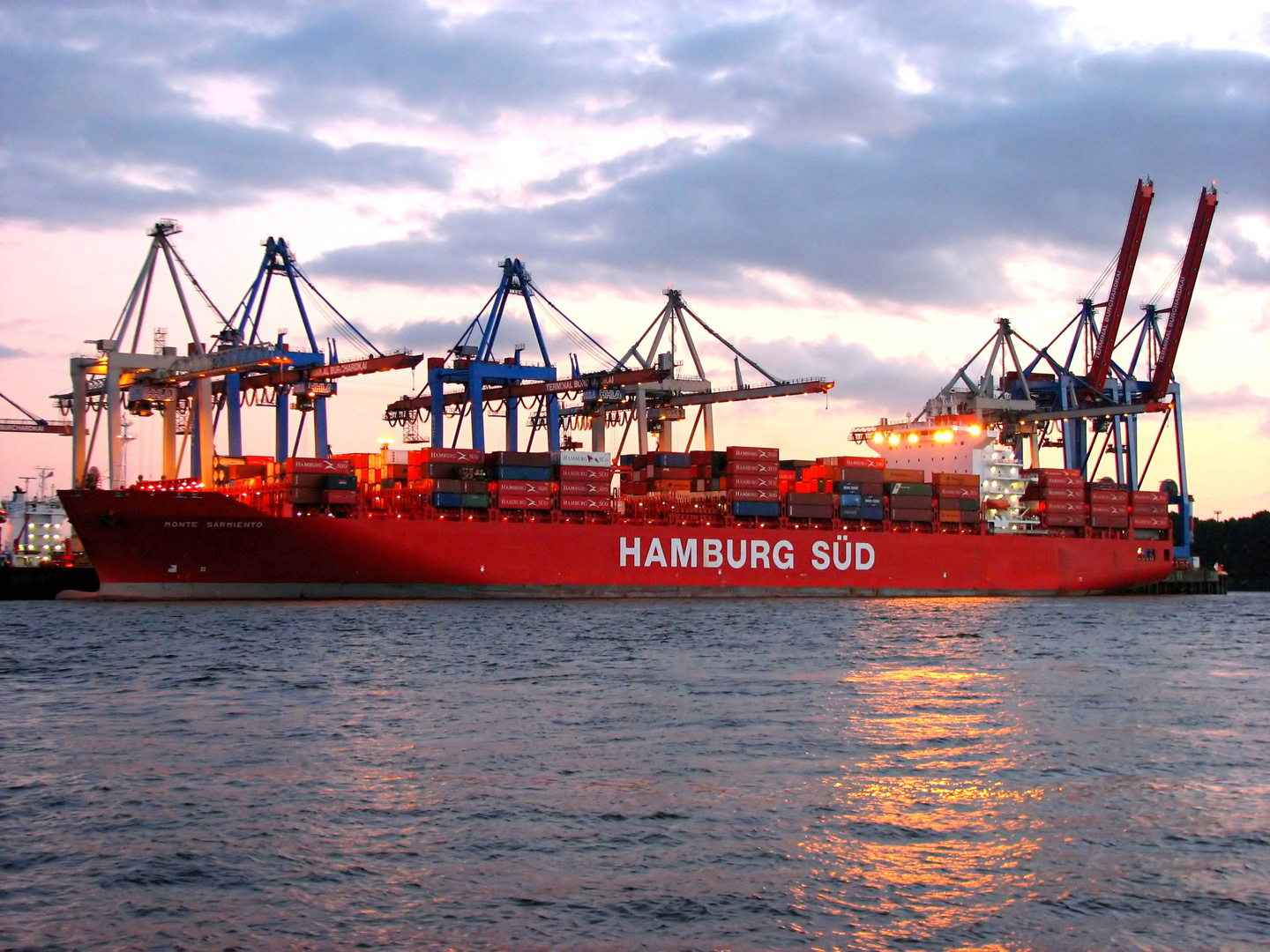 Abend im Hamburger Hafen