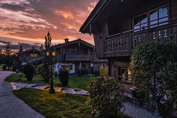 Abend im Hüttendorf