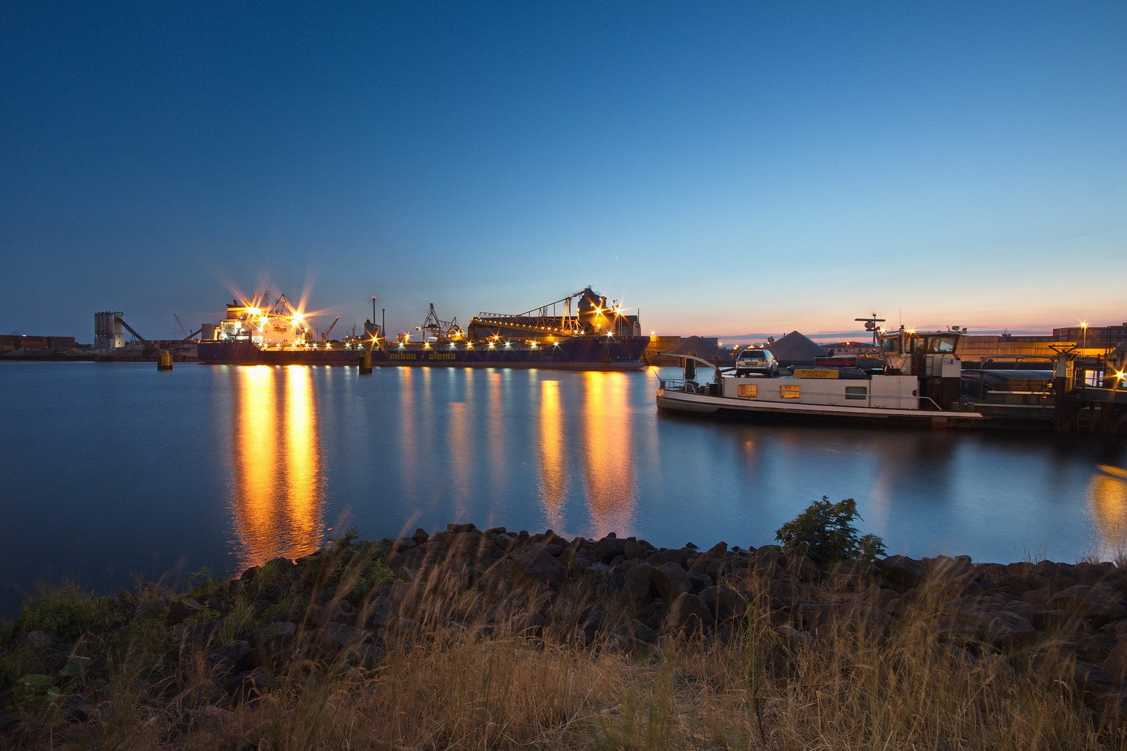 Abend im Industriehafen