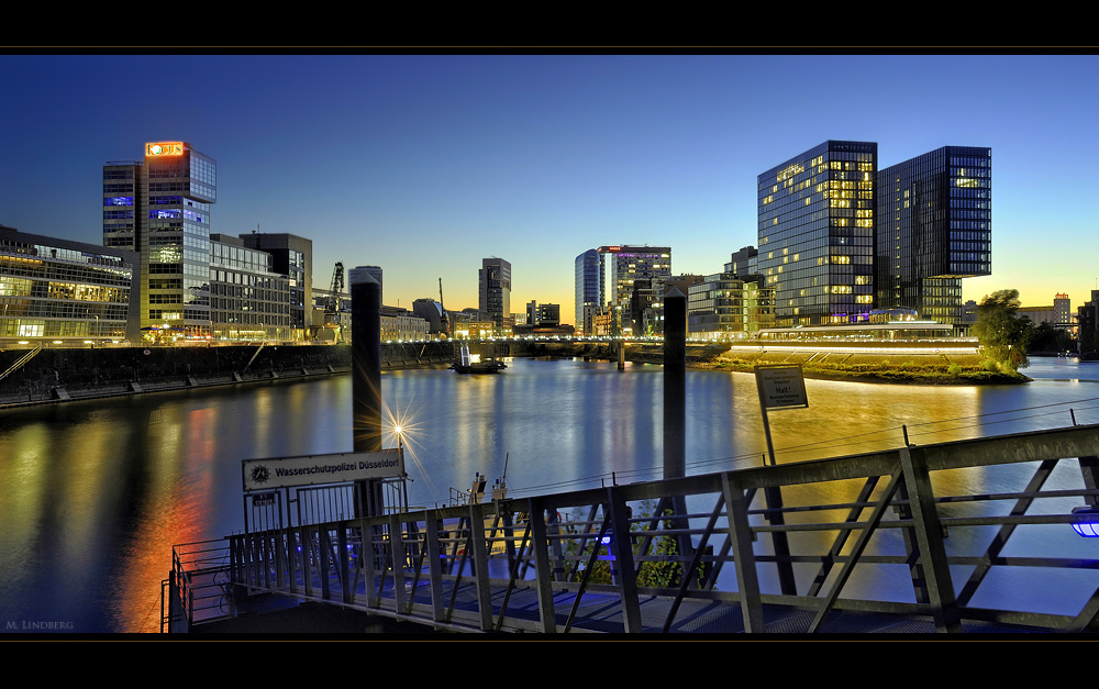 Abend im Medienhafen