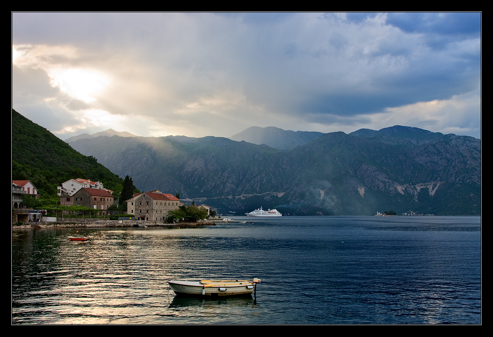 Abend in der Bucht von Kotor