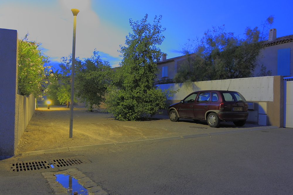 Abend mit Regenpfütze