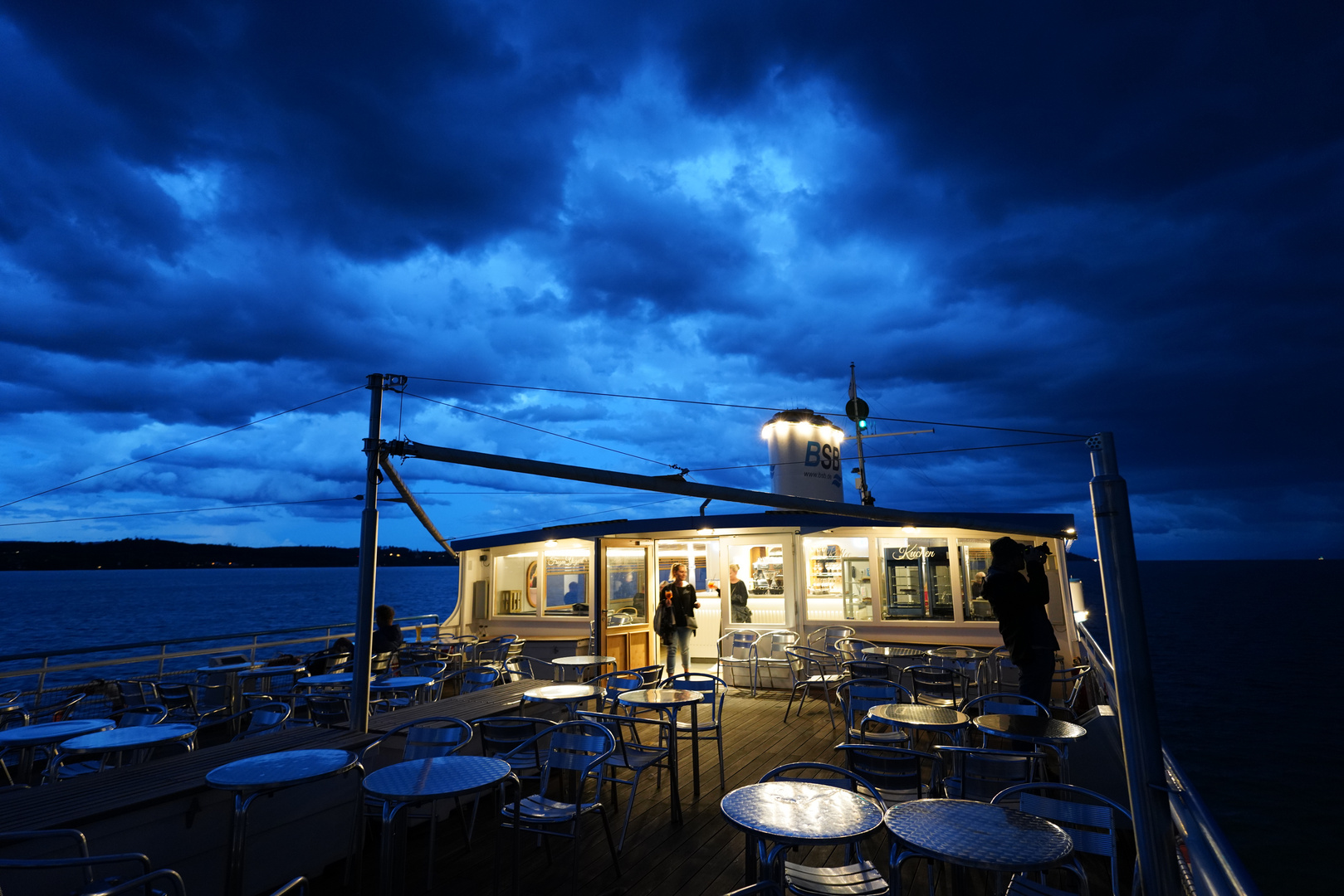 Abend Schiffahrt auf dem Bodensee 