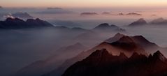 Abend-Stimmung der Berggipfel