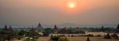 Abend über Bagans 2000 Pagoden