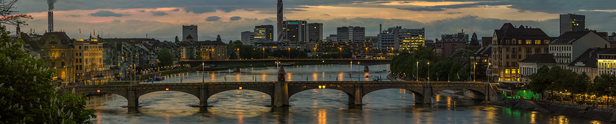 Abend über Basel