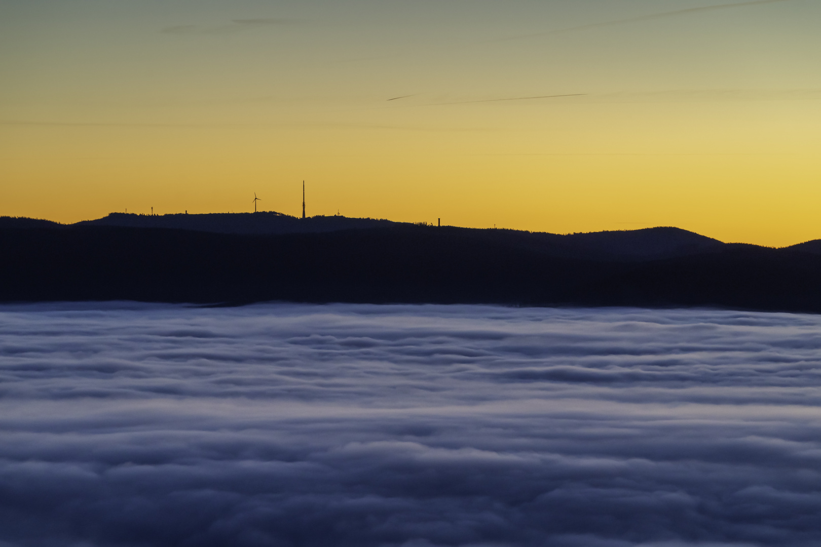 Abend über dem Nebel