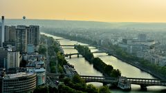 Abend über der Seine