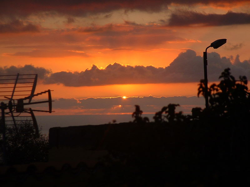 Abend zwischen Himmel, Erde und Meer