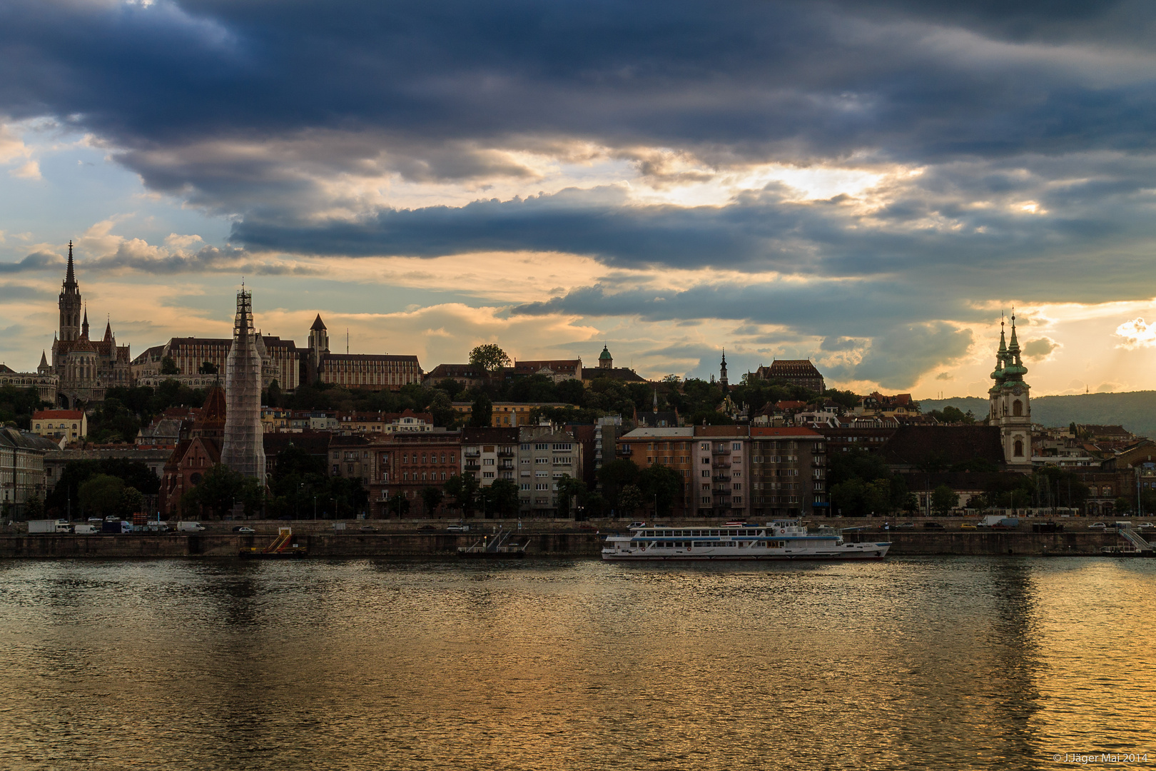 Abendämmerung in Budapest