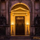 Abendbeleuchtung an der Semperoper