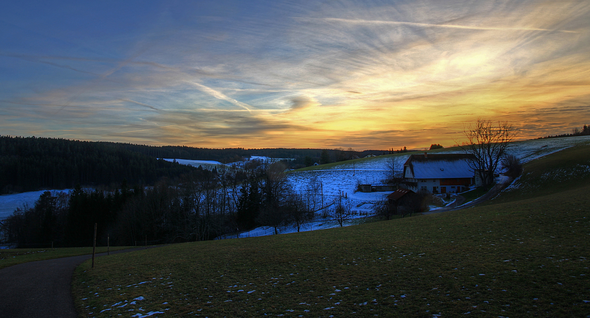 Abendblick zum Gehöft.