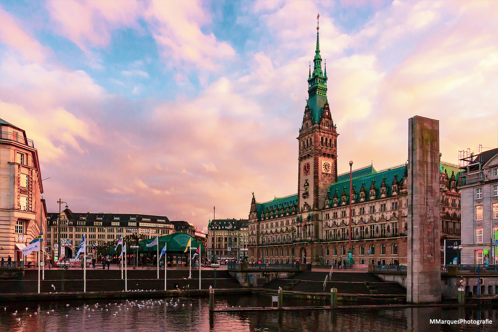  Abenddämerung am Rathaus