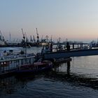 Abenddämmerung am Hafen