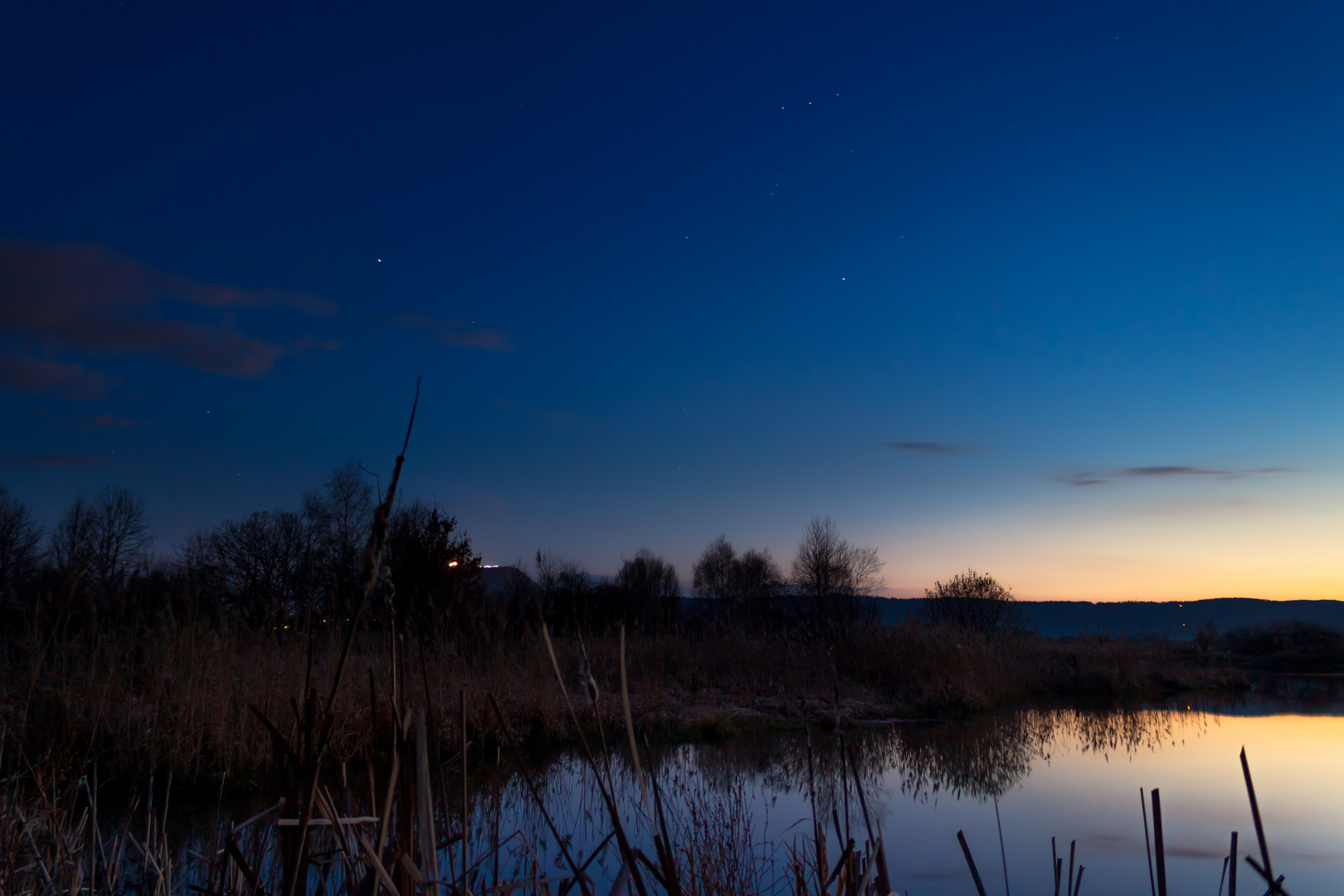 Abenddämmerung am See