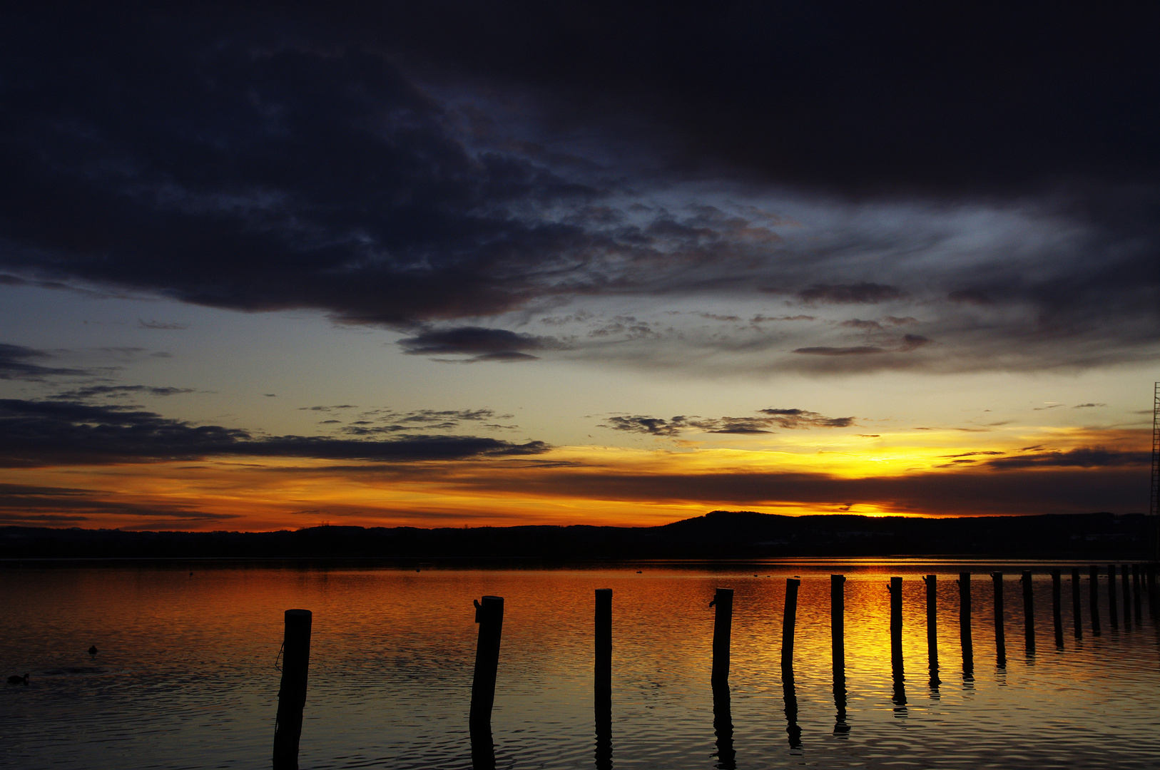 Abenddämmerung am See