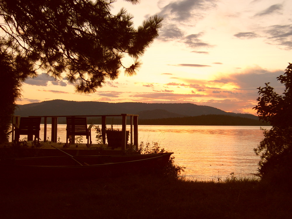 Abenddämmerung am See von JanneRB 