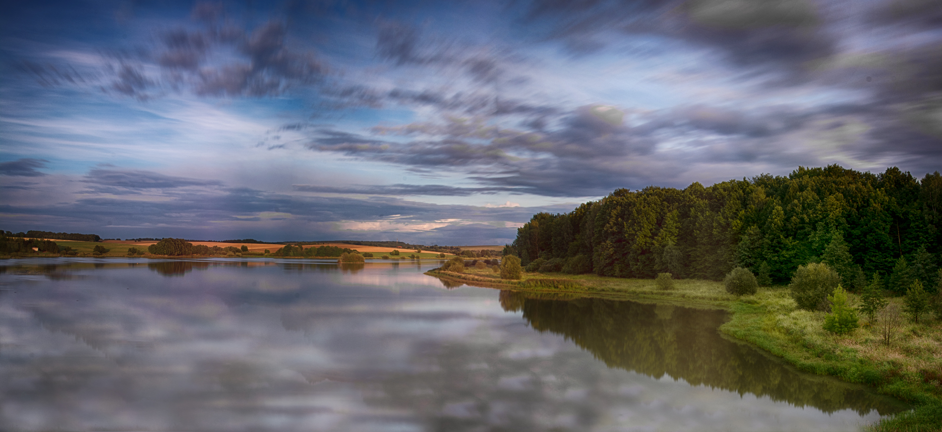 Abenddämmerung am Stausee Schömbach bei Altenburg