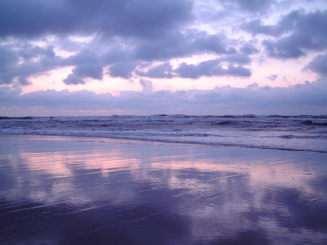 Abenddämmerung am Strand von Kijkduin (Den Haag)