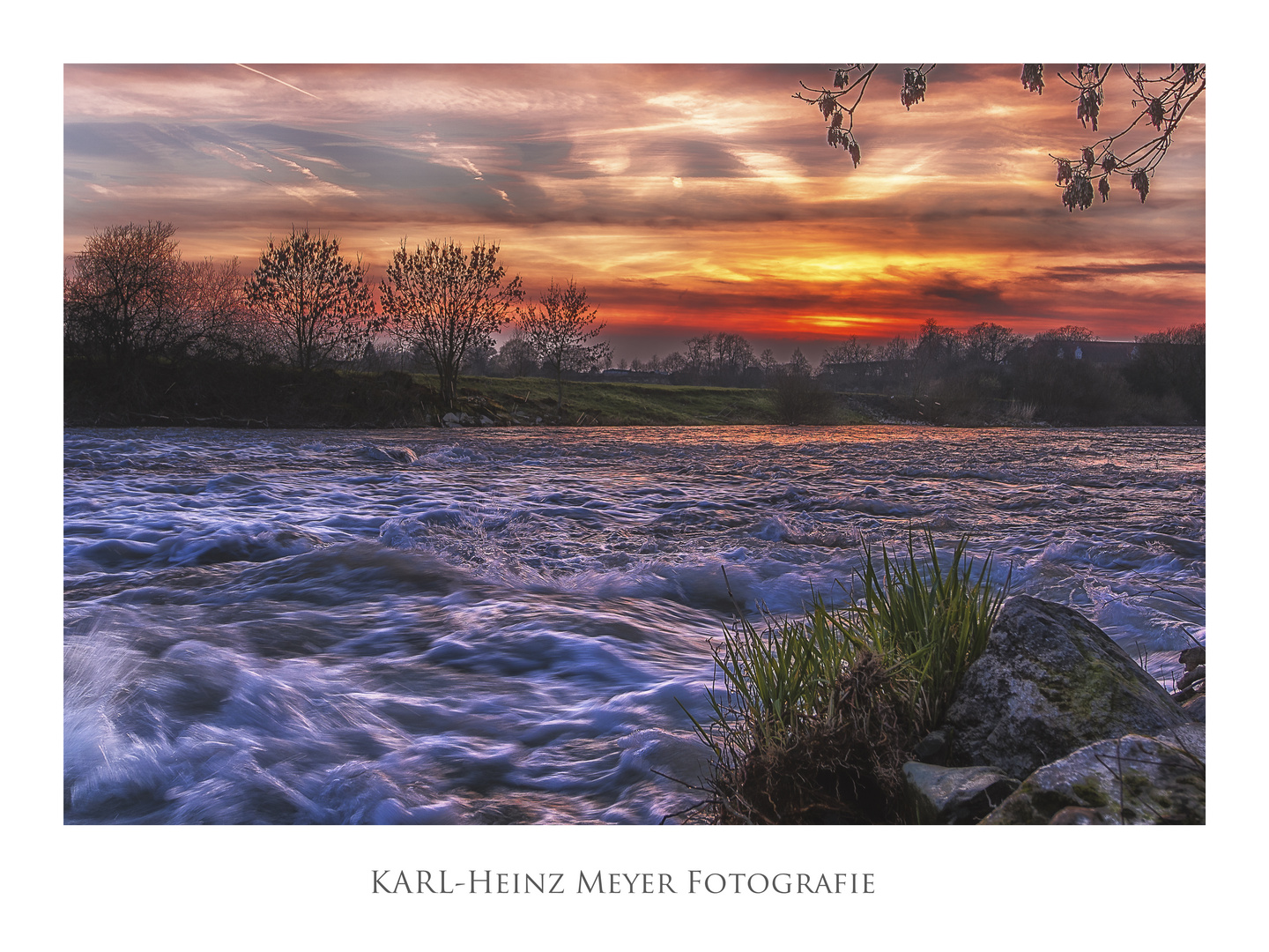 Abenddämmerung am Wasserfall