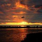 Abenddämmerung an der Elbe