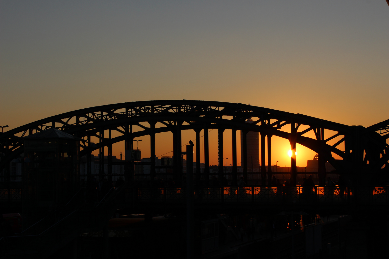 Abenddämmerung an der Hackerbrücke