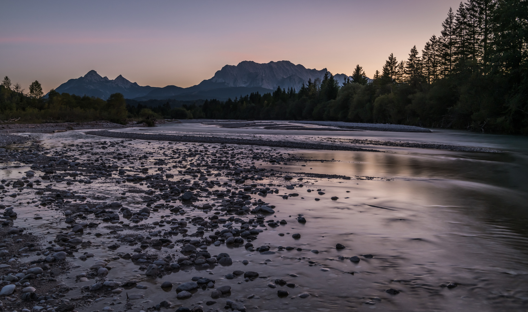 Abenddämmerung an der Isar