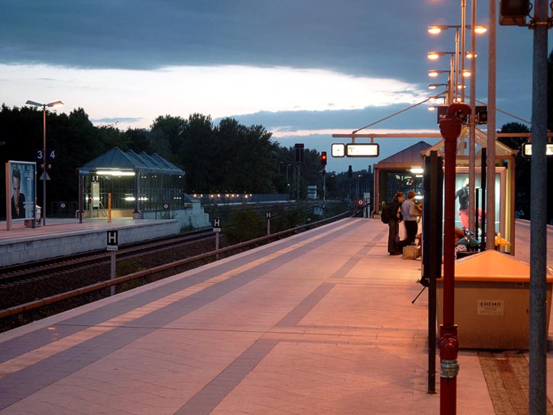 Abenddämmerung bei der S-Bahn