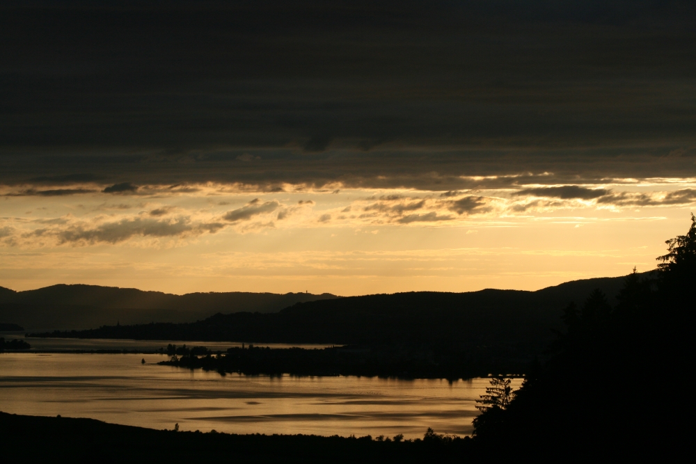 Abenddämmerung beim Zürichsee