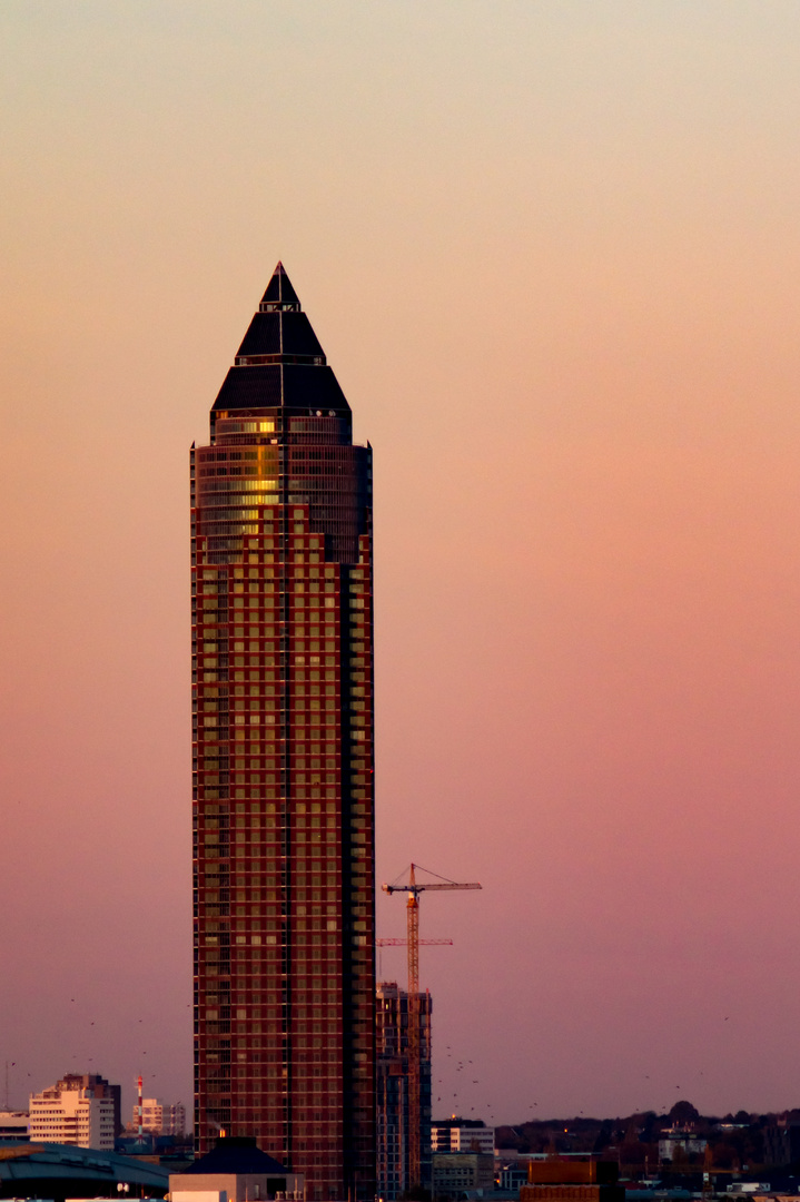 Abenddämmerung Frankfurter Messeturm