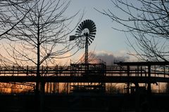 Abenddämmerung im Industriepark