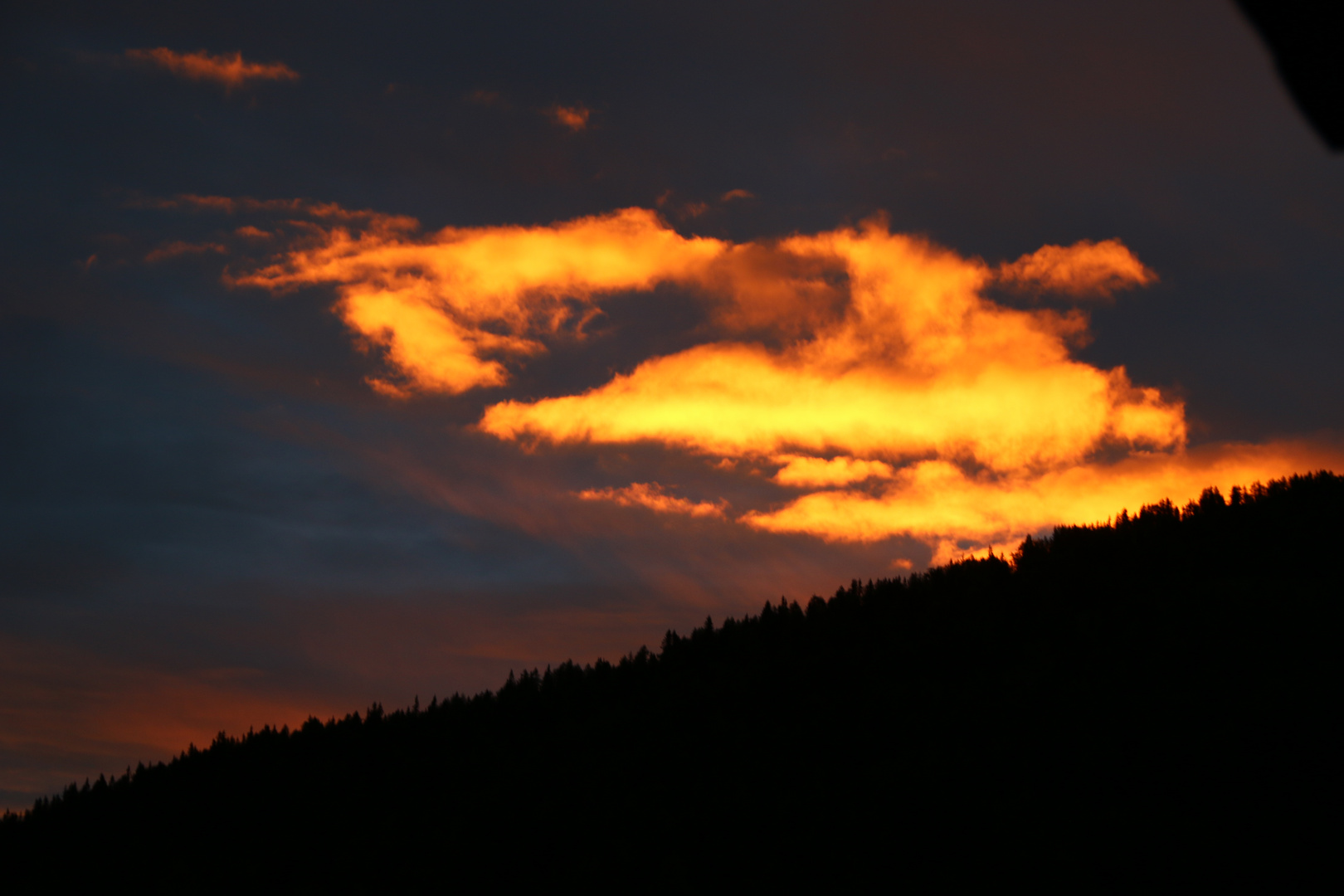 Abenddämmerung in den Bergen