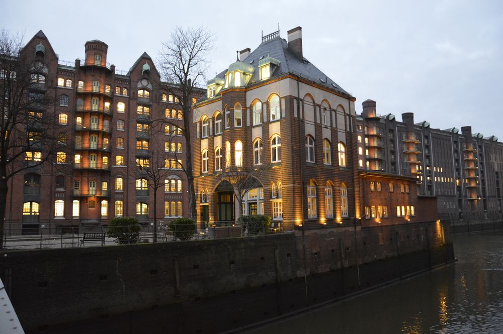 Abenddämmerung in der Hafencity