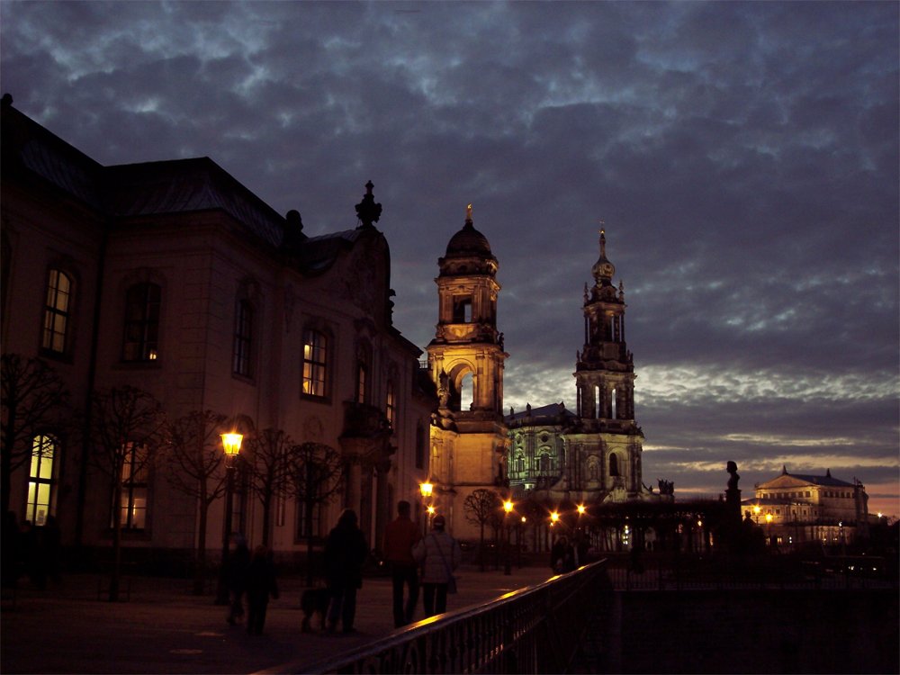 Abenddämmerung in Dresden von Uwe Donath