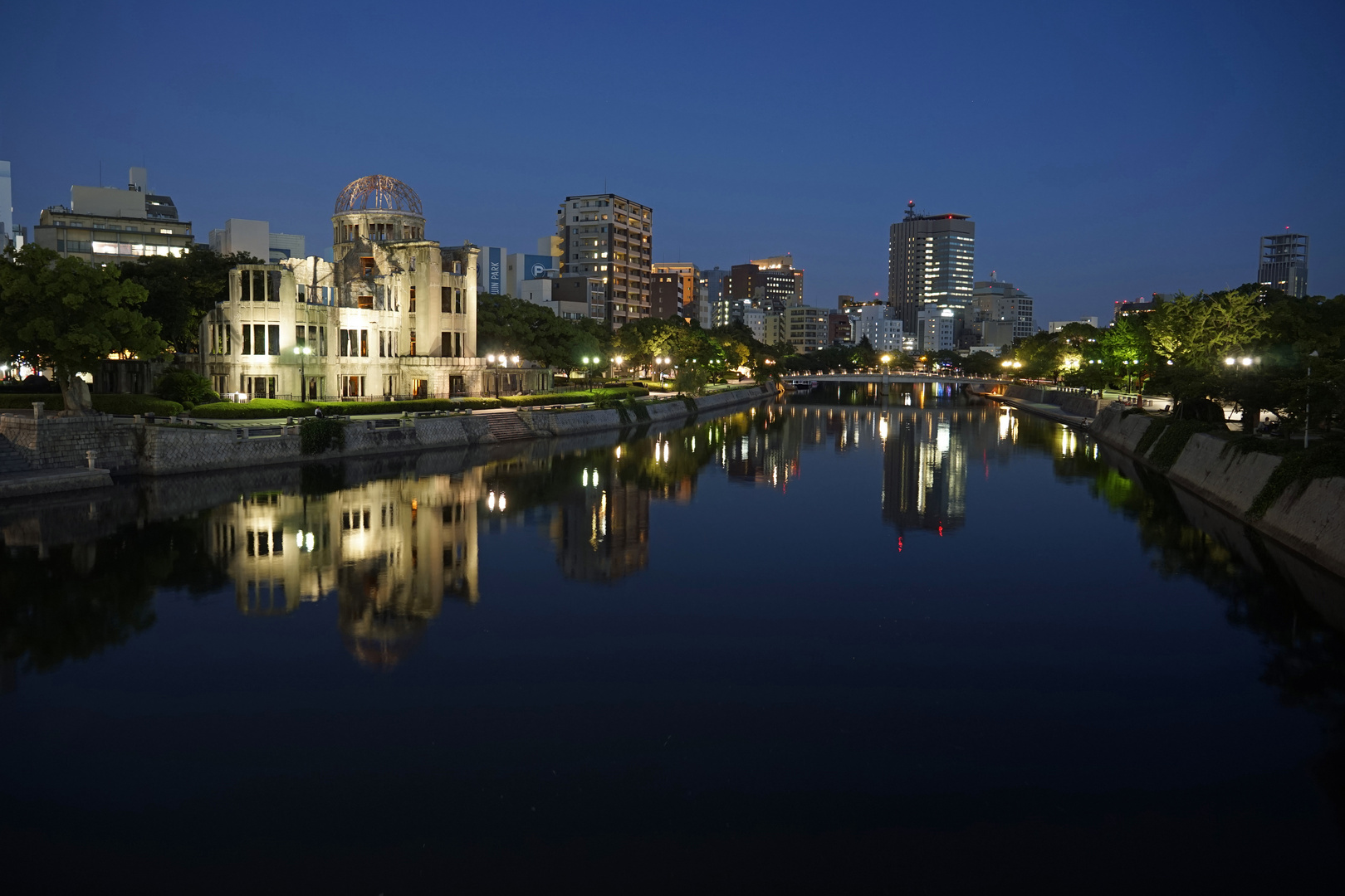 Abenddämmerung in Hiroshima