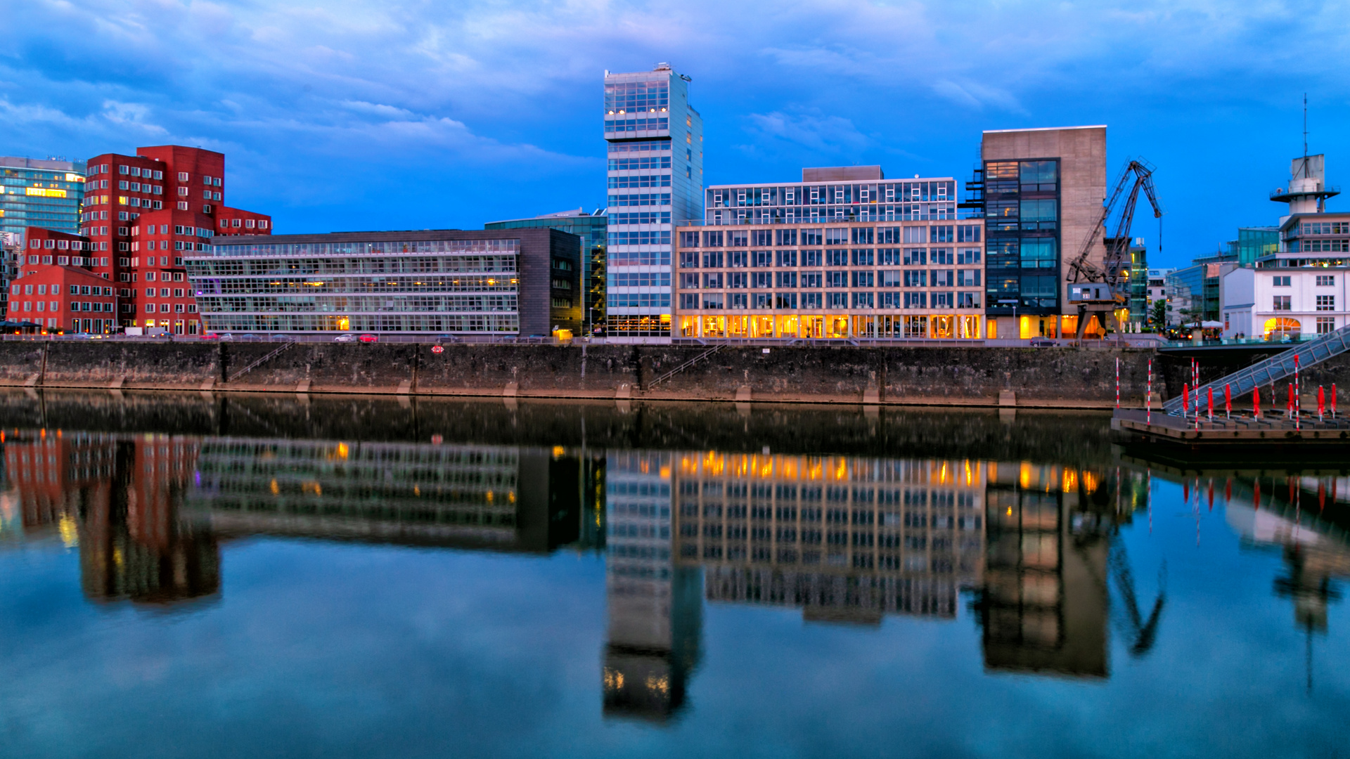 Abenddämmerung Medienhafen