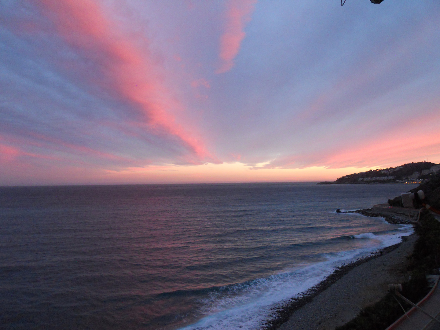 Abenddämmerung über dem Meer