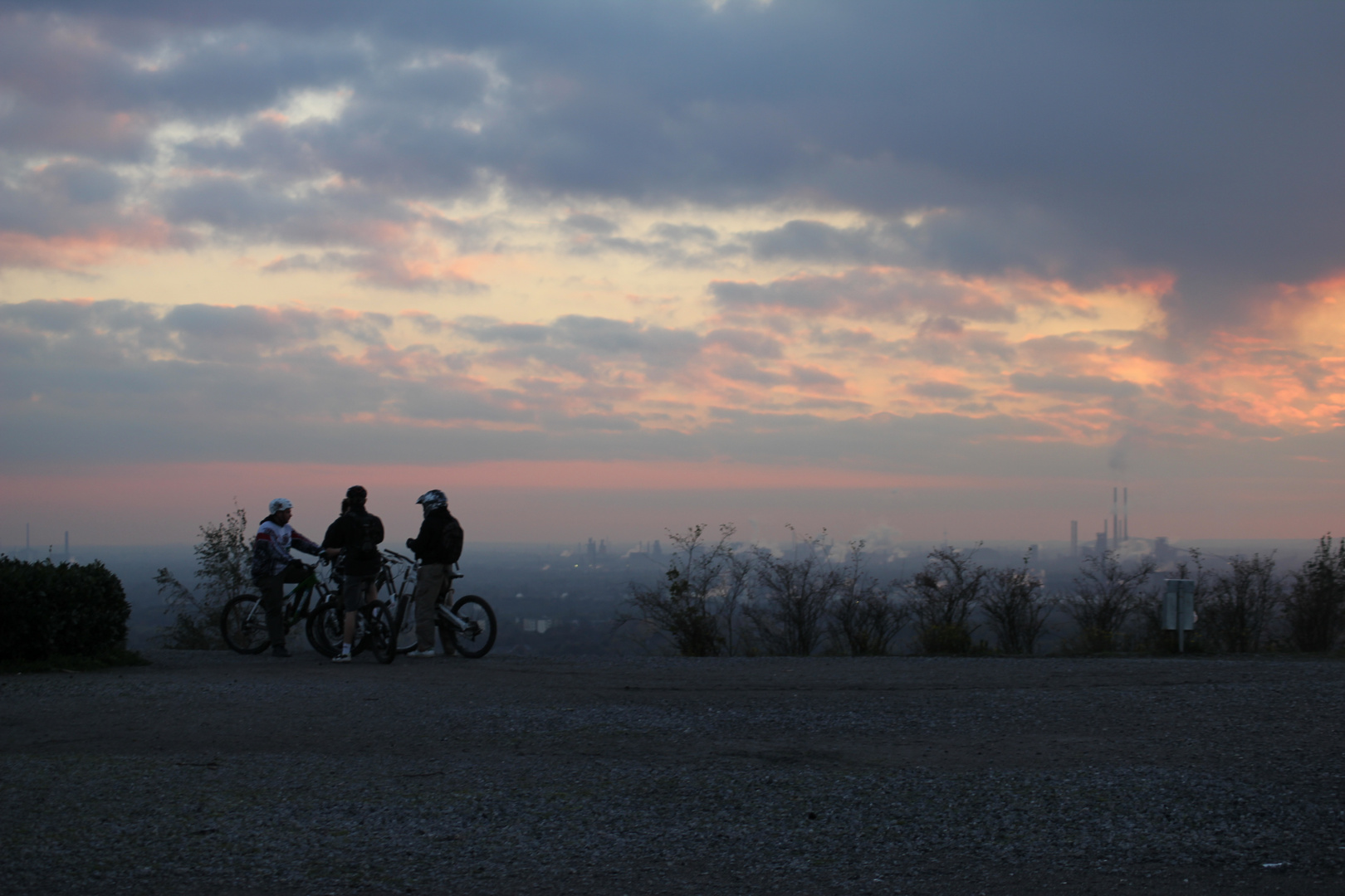 Abenddämmerung über dem Ruhrgebiet