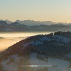 Abenddämmerung über den Schweizer Alpen