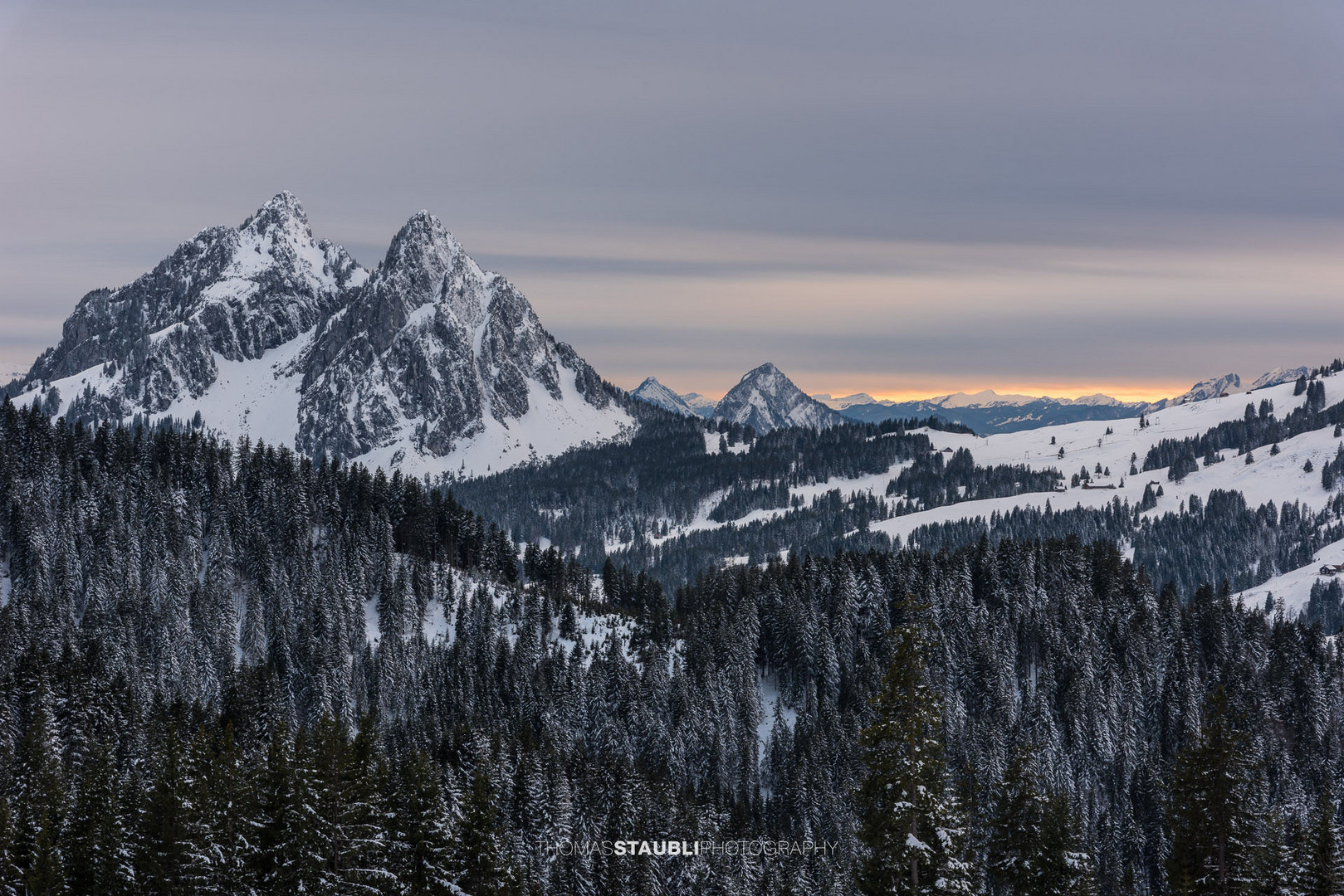 Abenddämmerung über der Zentralschweiz